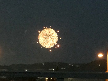●あおぞら屋上からの鎌倉花火.JPG