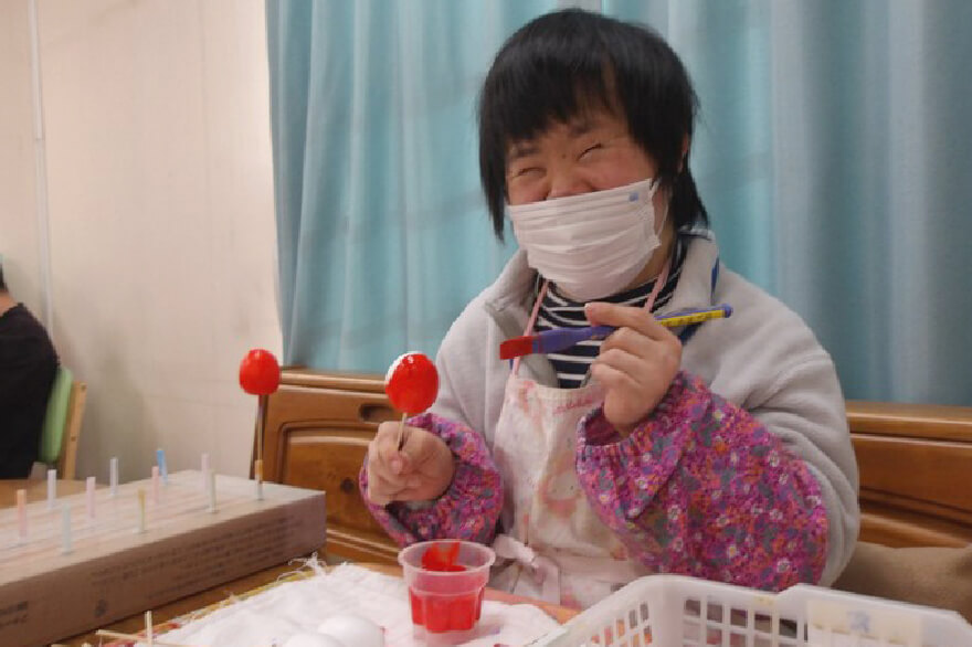 着彩してにっこり